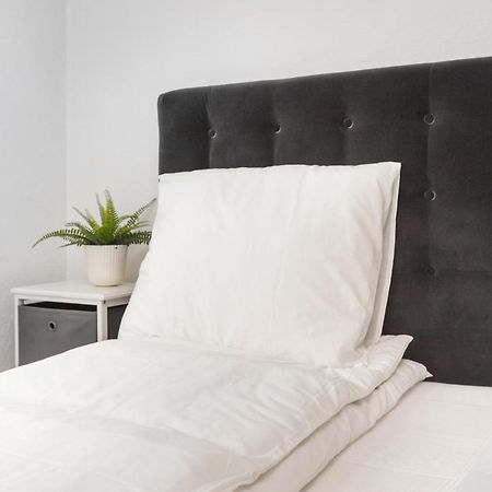 Apartamento 5 Min Fra Banegarden - Plads Til 4-Personer Aalborg Exterior foto