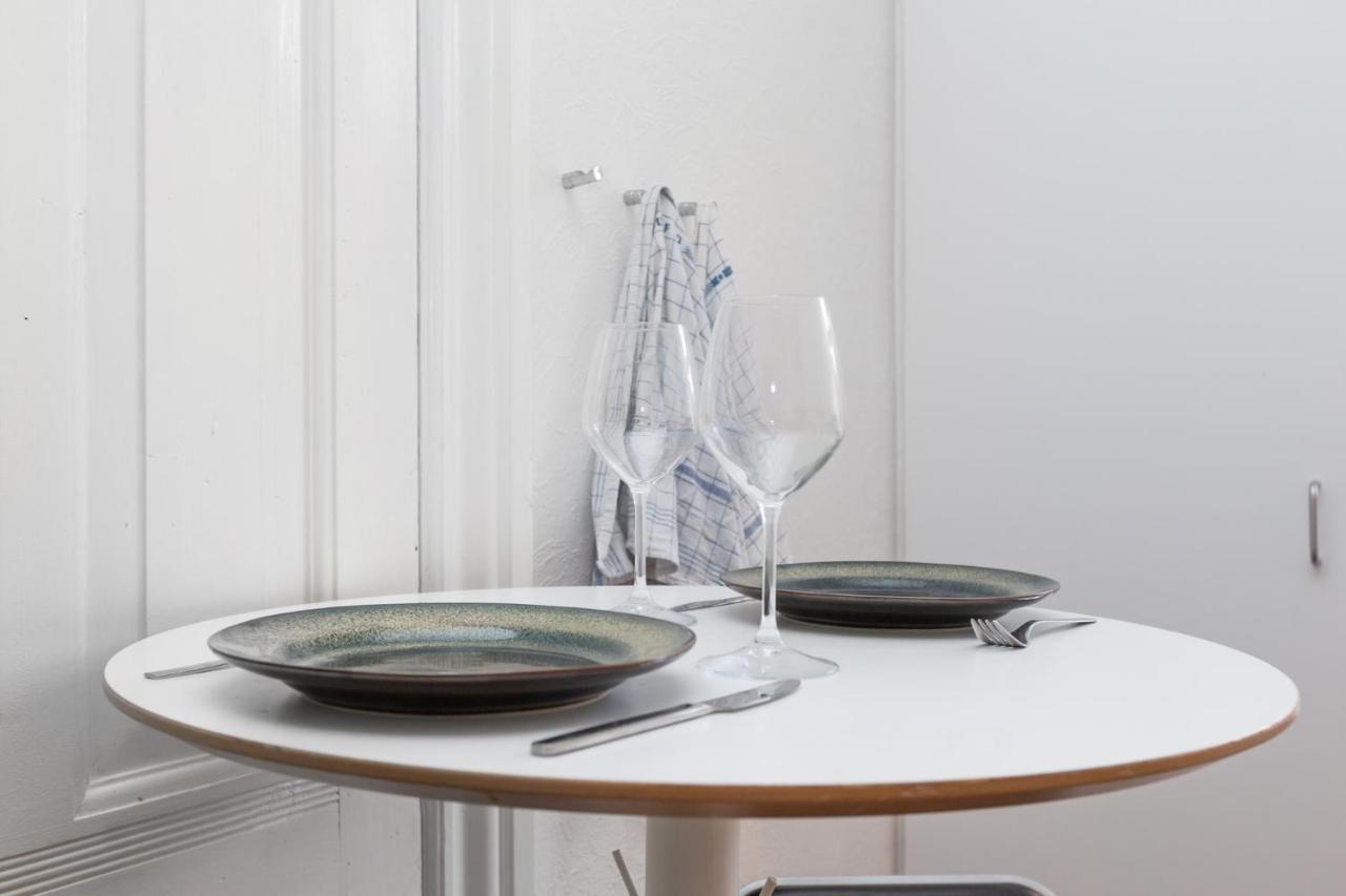 Apartamento 5 Min Fra Banegarden - Plads Til 4-Personer Aalborg Exterior foto