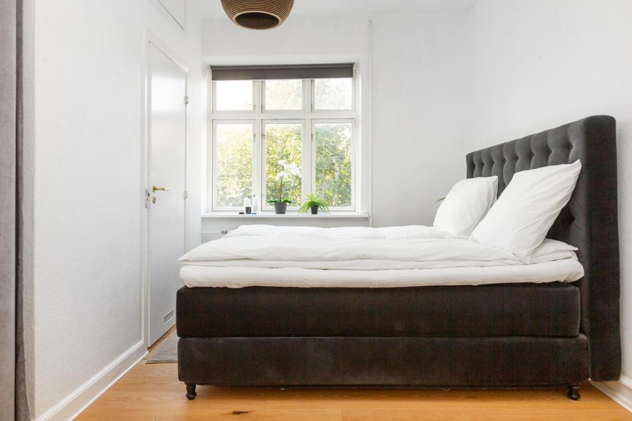 Apartamento 5 Min Fra Banegarden - Plads Til 4-Personer Aalborg Exterior foto