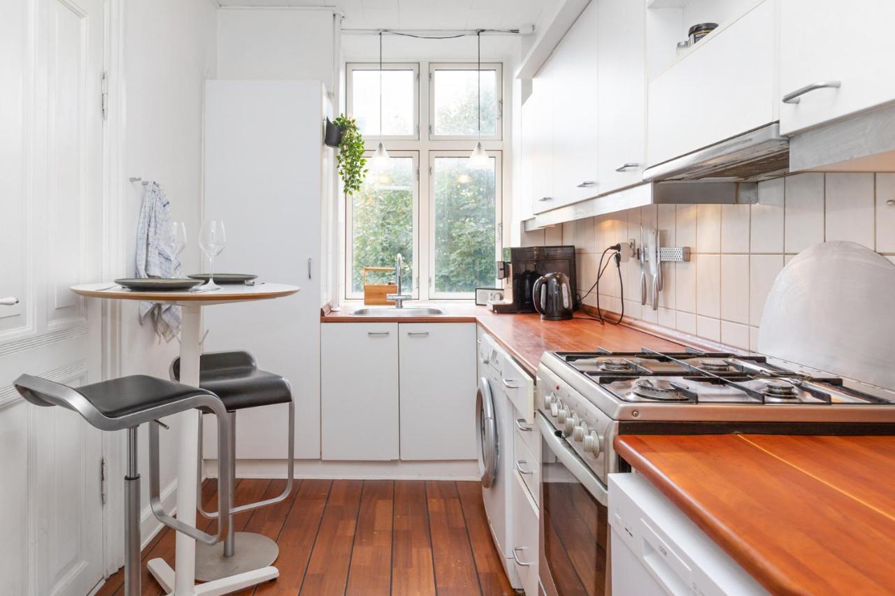 Apartamento 5 Min Fra Banegarden - Plads Til 4-Personer Aalborg Exterior foto
